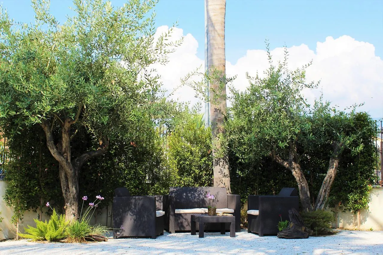 Le Ville Della Contea -Vacation Rentals Mascali Apartmanhotel