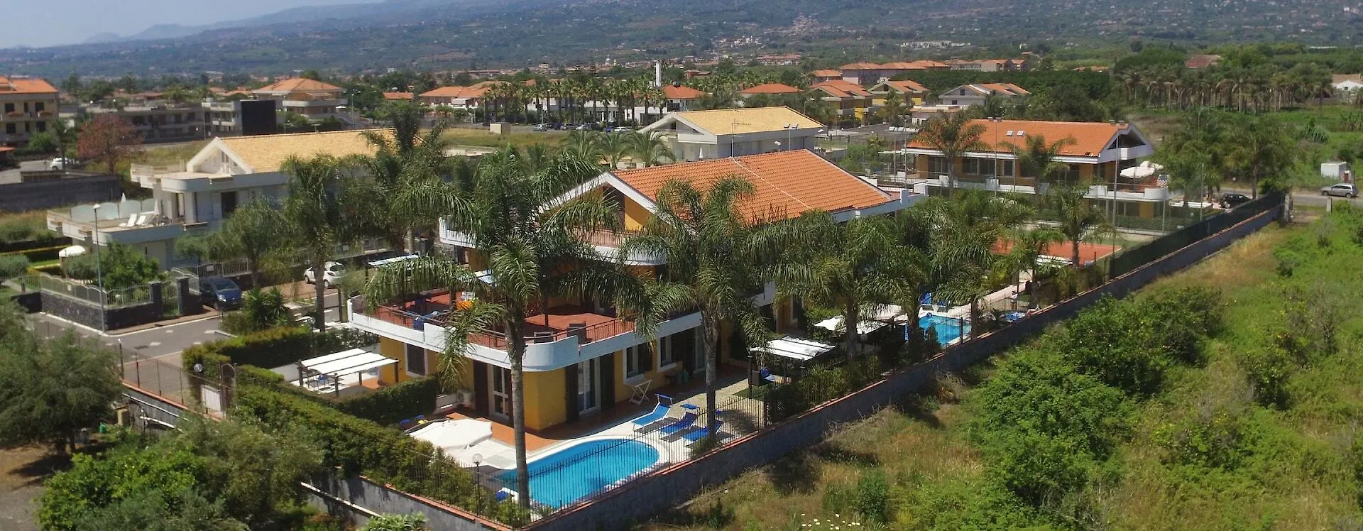 Apartmanhotel Le Ville Della Contea -Vacation Rentals Mascali